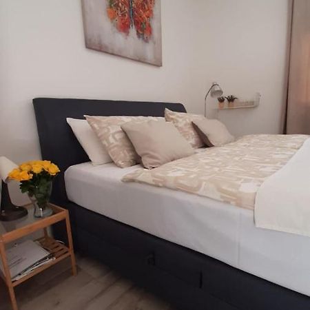Apartmani Alma Пула Екстериор снимка
