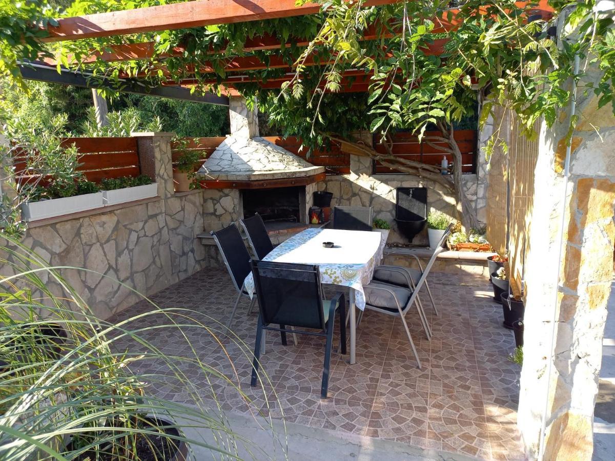 Apartmani Alma Пула Екстериор снимка
