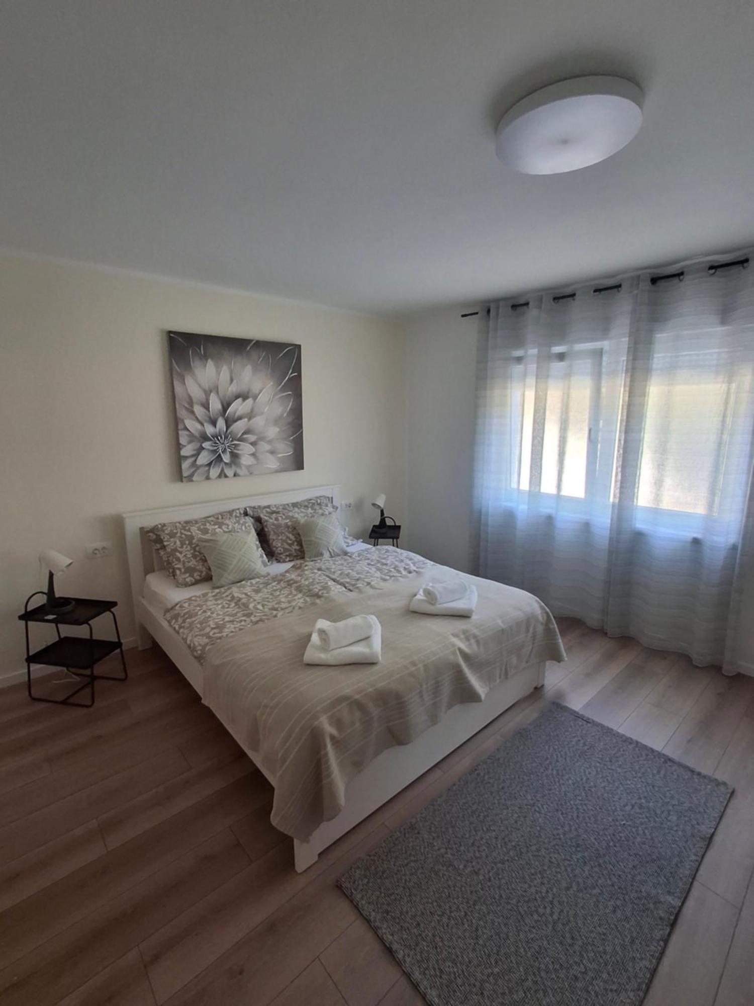 Apartmani Alma Пула Екстериор снимка