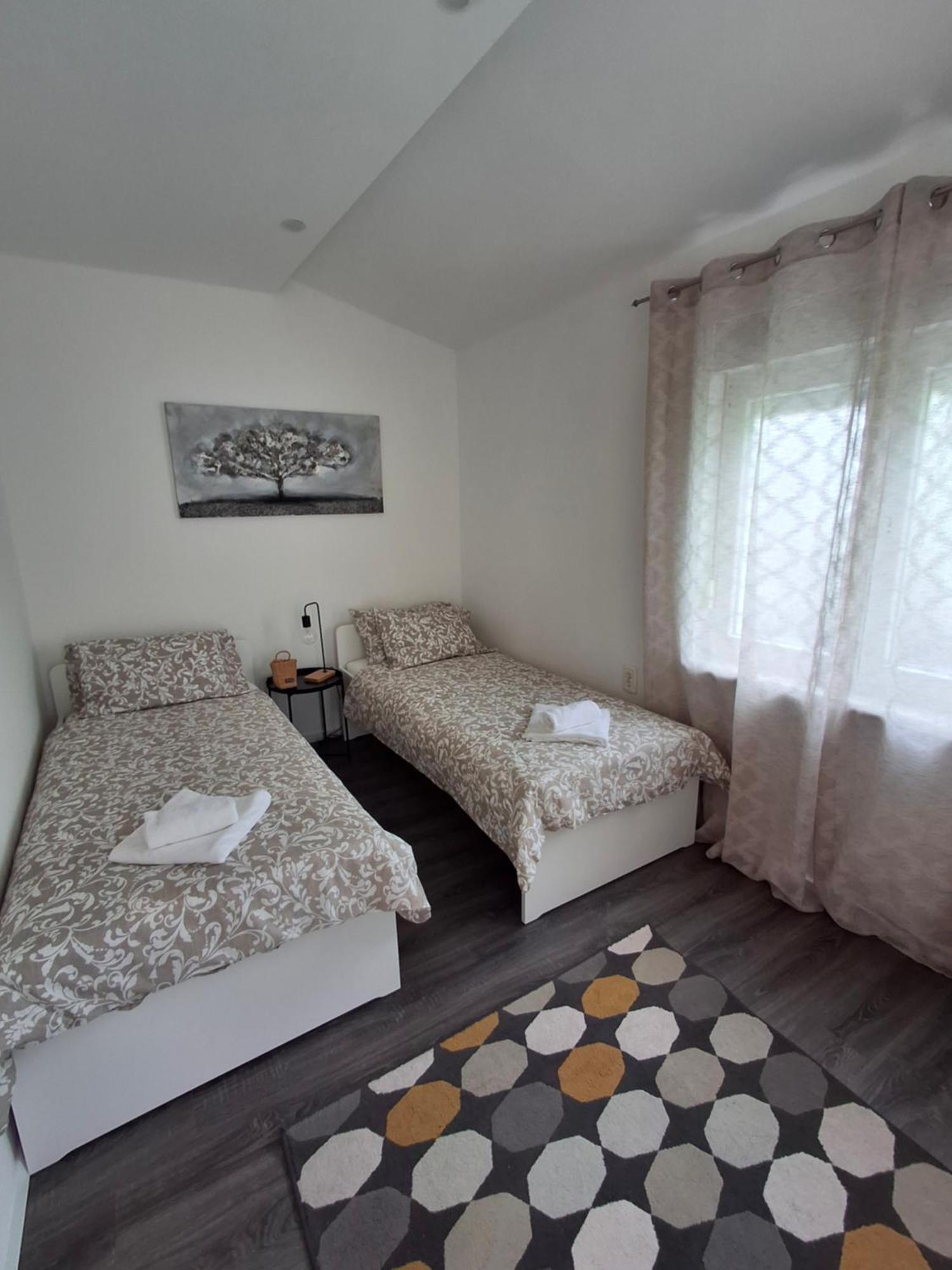 Apartmani Alma Пула Екстериор снимка