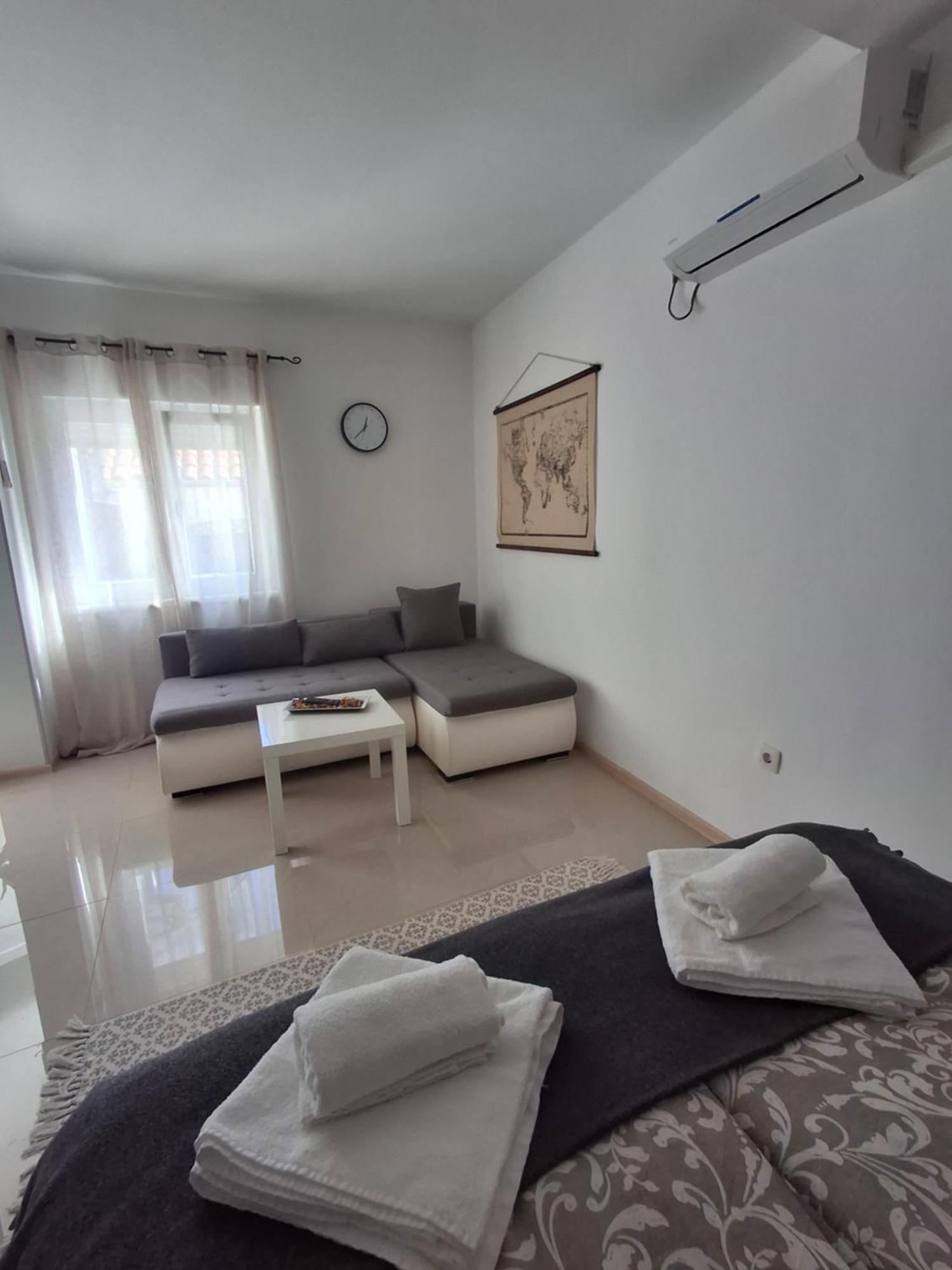 Apartmani Alma Пула Екстериор снимка