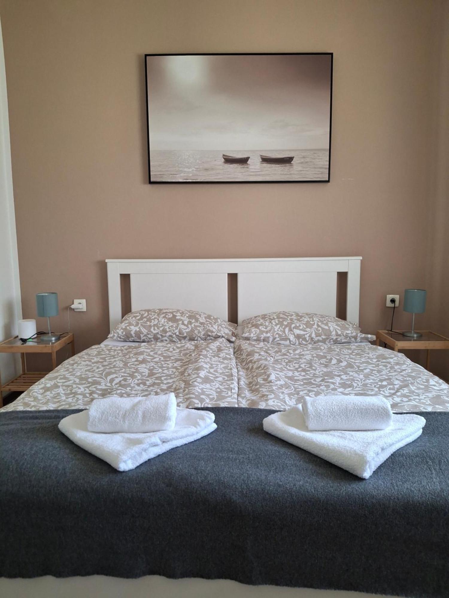 Apartmani Alma Пула Екстериор снимка